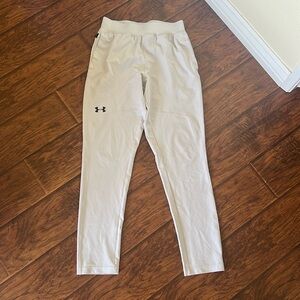 Under Armour ice gray/ silver tone stretchy pants